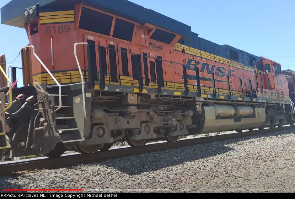 BNSF 8189